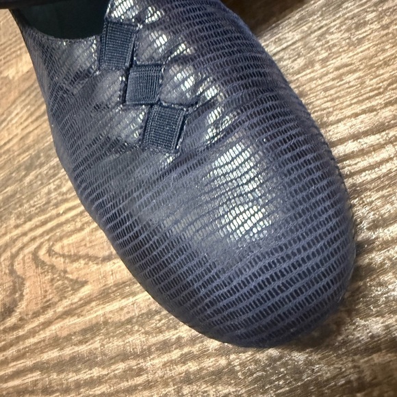 Thierry Rabotin 6.5 (36.5) Navy Textured Flats in very very good condition - Picture 4 of 10